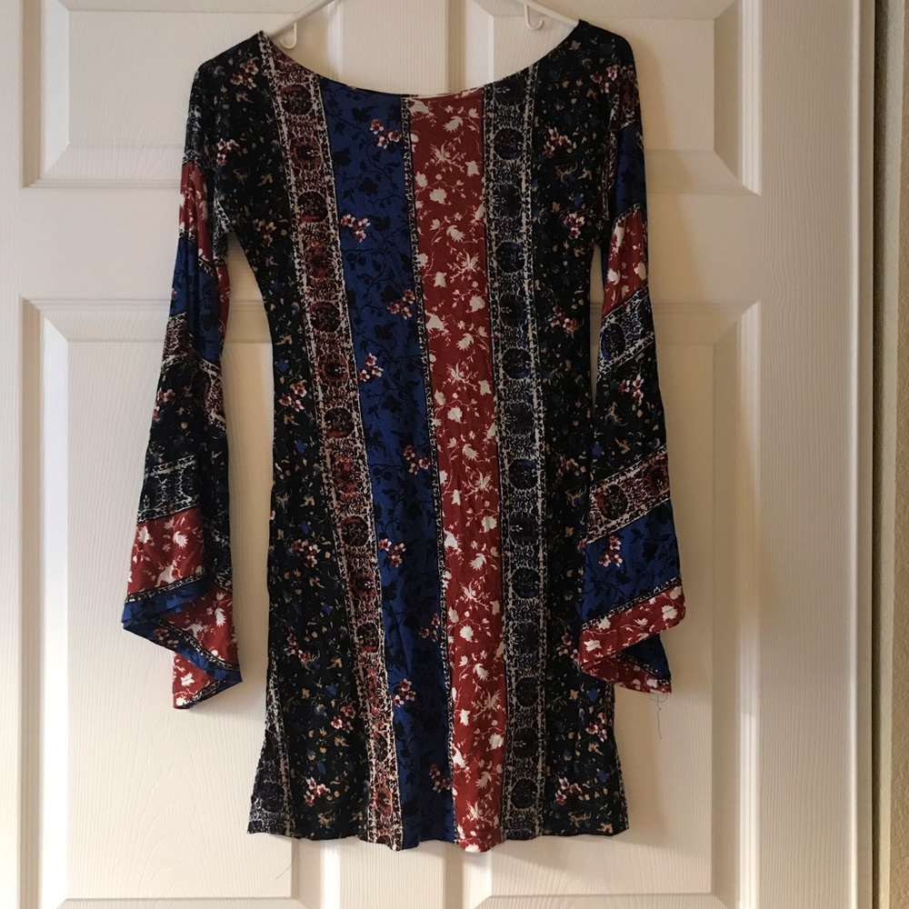 Bell sleeved dress